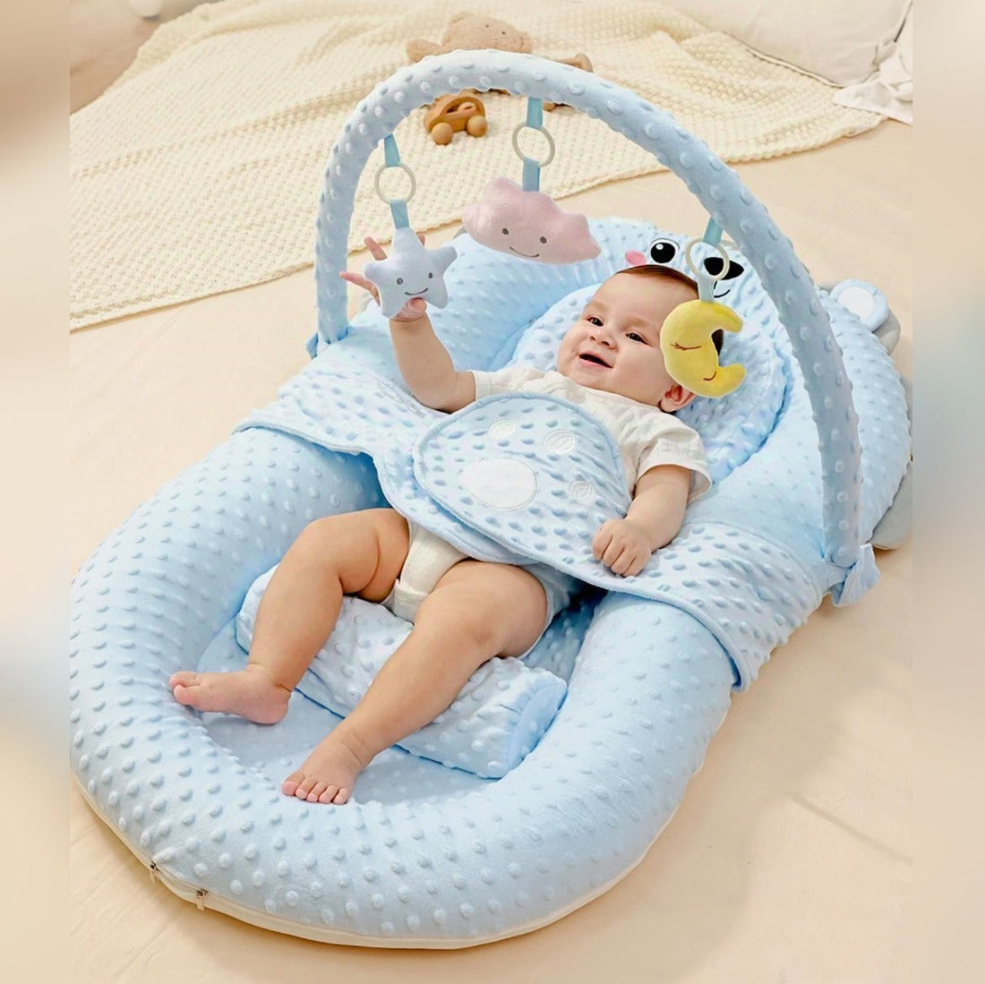Comfortable Baby Nest Bed, Portable Newborn Lounger for Crib & Travel ,Soft Cushion Infant Sleep Pod